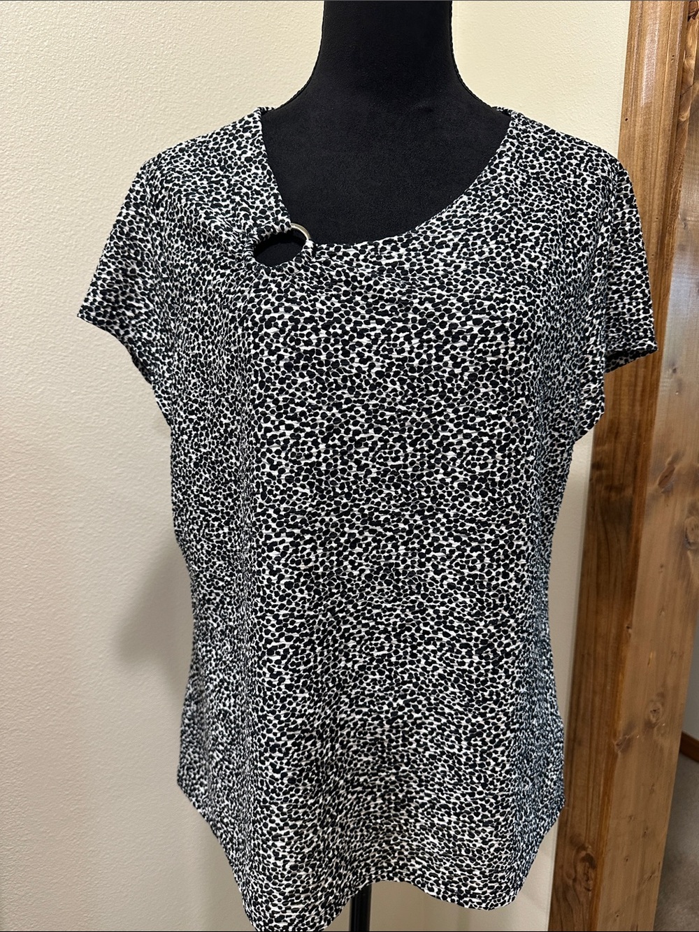Jaclyn Smith Black and White Animal Print Short Sleeve Top with Ring Detail